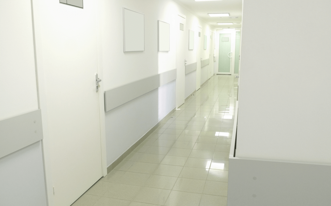 DCCOM: Construcción especializada para entidades de salud en Colombia